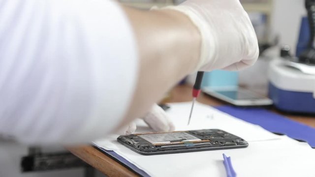 Mobile phone repair lab