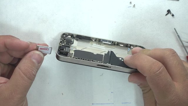 Fixing iPhone in a lab taken from top view