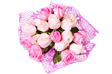 Букет розовых роз на белом фоне