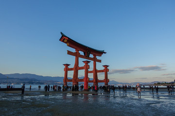干潮時の厳島神社