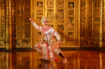 Naklejka premium Khon,Art culture Thailand Dancing in masked khon hanuman in literature Ramayana,thailand