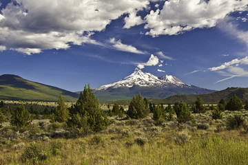 Fototapeta premium California, Mount Shasta