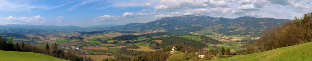Fototapeta na wymiar Panorama unteres Lavanttal bei St. Paul / Lavanttal / Kärnten / Österreich