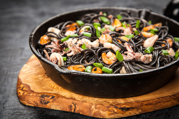 Black spaghetti with seafood