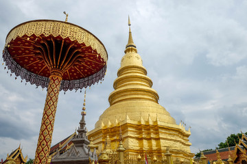 Fototapeta premium wat phra that haripunchai is a lanna style temple in lamphun , Thailand