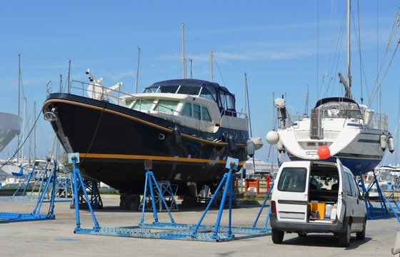 Servis of the boat in marina before season