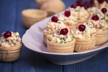 Stuffed tartlets with vegetables and eggs