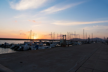 Fototapeta na wymiar boats at dusk