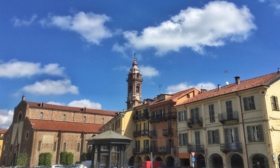 Duomo di Saluzzo visto da piazza risorgimento