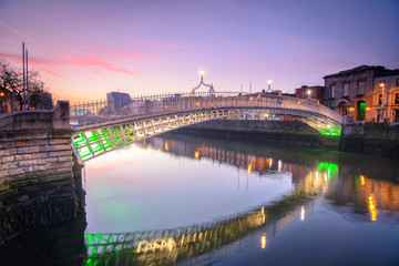 Fototapeta na wymiar calm at Dublin riverbank, Ireland