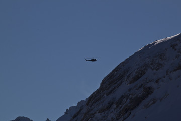 Hubschrauber im Wettersteingebirge