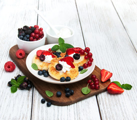 cottage cheese pancake with berries