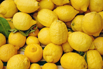 many lemons in market