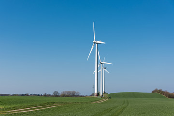 Windmühlen an Wanderweg