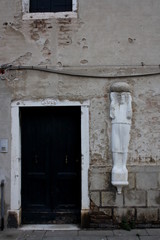 Fototapeta na wymiar Venedig, Figuren am Campo dei Mori