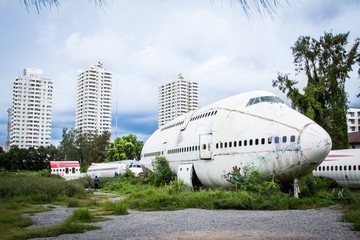 Abandoned Airplane,old crashed plane with,plane wreck tourist attraction,Old plane wreck