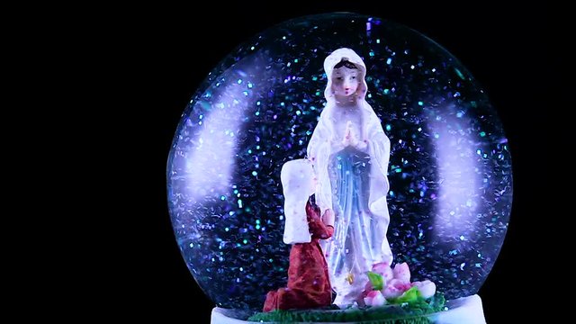 boule &agrave; neige avec vierge Marie 