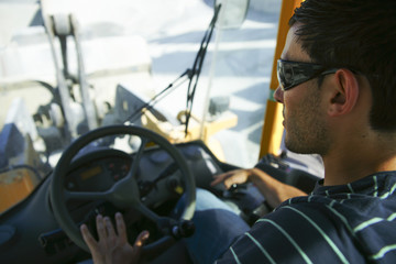 Wheel loader driver