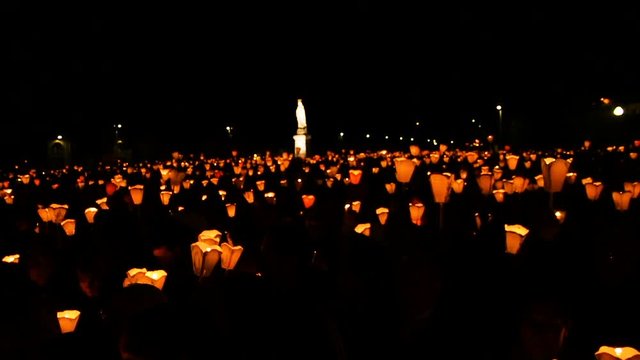 procession &agrave; Lourdes