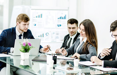 Manager and business team to discuss the presentation of a new f