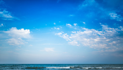 Obraz premium Blue sea. Clear skies over the sea of Azov.