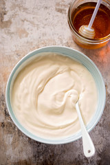 Natural yoghurt with honey 
