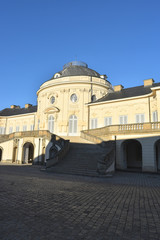 Aufnahme von Schloss Solitude . Winteraufnahme mit groben und langen Schatten (ohne Schnee). 