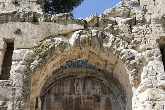 N&icirc;mes temple de Diane
Monument Romain