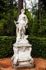 Obraz premium Estatua de Atalanta en los Jardines de la Granja
