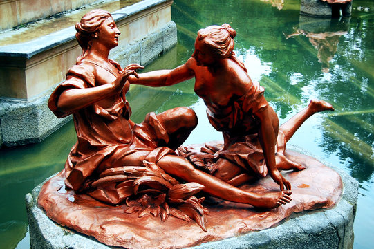 Detalle Fuente Ba&ntilde;os de Diana