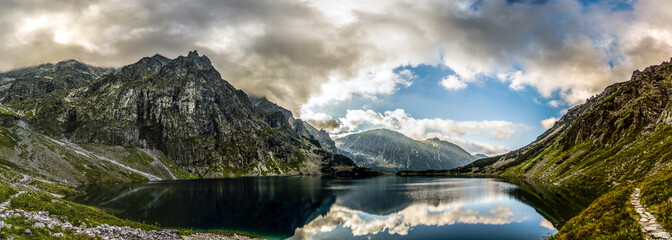 Czarny Staw pod Rysami - obrazy, fototapety, plakaty