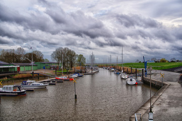 kleiner Yachthafen Brünsbüttel