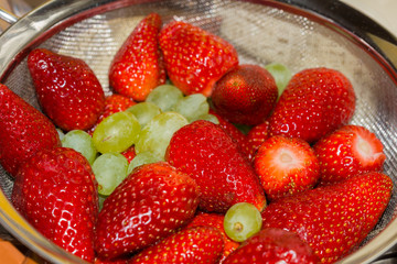 Erdbeeren und Trauben