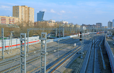 Obraz premium Железнодорожные пути городской электрички Московского центрального кольца 
