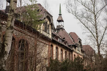Gordijnen Verlaten ziekenhuis en sanatorium Beelitz Heilstätten bij Berlijn, Beelitz, Duitsland © Merlot Levert