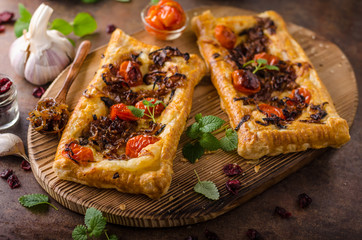 Puff pastry vegetarian pizza