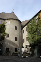 Fototapeta na wymiar Steiermark: Innenhof der berühmten Burg Oberkapfenberg