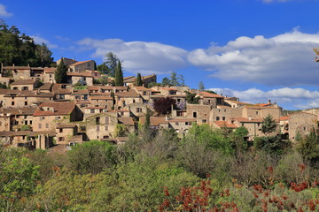 Fototapeta premium Village de Castelnou dans les Aspres, Pyrénées orientales dans le sud de la France
