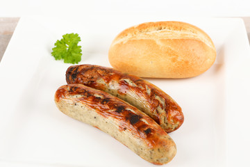 Bratwurst mit Brötchen