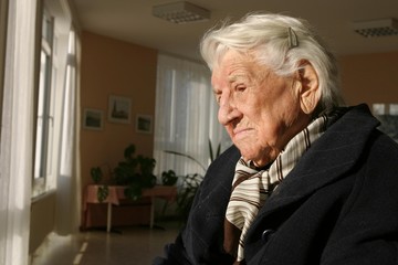 Rentnerin in einem Pflegeheim 