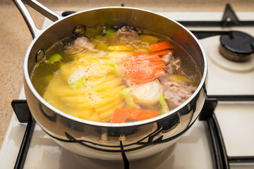 Preparing dietary soup