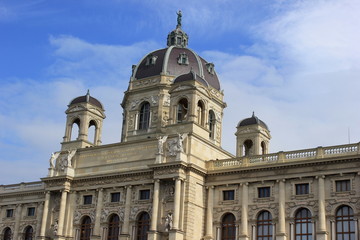 Fototapeta na wymiar Wien: Kuppel und Fassade des Kunsthistorischen Museums
