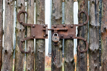 Rostiges Schloss - abgeschlossen