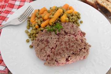 viande hachée et petits pois