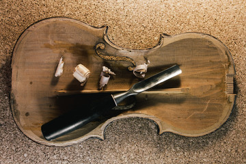making violin, musical instrument restoration, vintage instruments