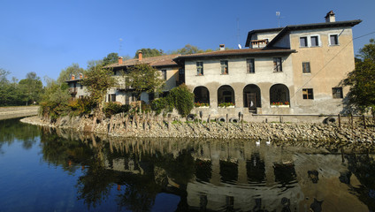 Obraz premium House along Naviglio Grande (Milan)