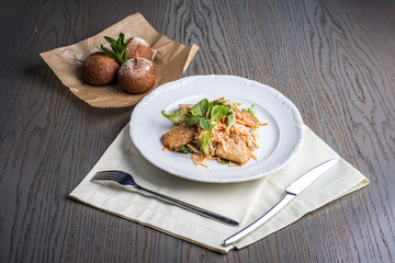 Oriental salad and fresh bread
