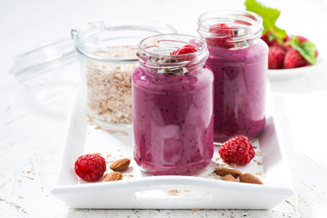 raspberry smoothie with oatmeal and chocolate