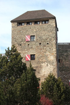 Steiermark: Fassade der ber&uuml;hmten Burg Oberkapfenberg (Kapfenberg)