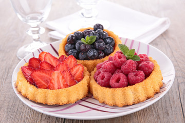 berry cake